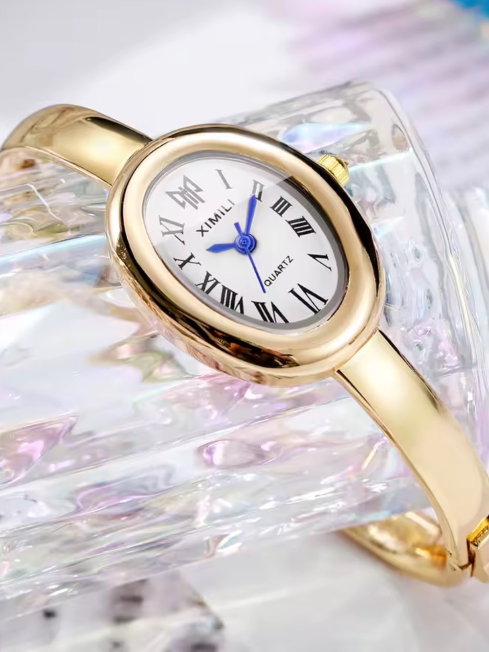 Baignoire Style Gold-Tone Oval Bangle Watch â Elegant Quartz Watch.